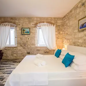 Toma Lägenhet Trogir